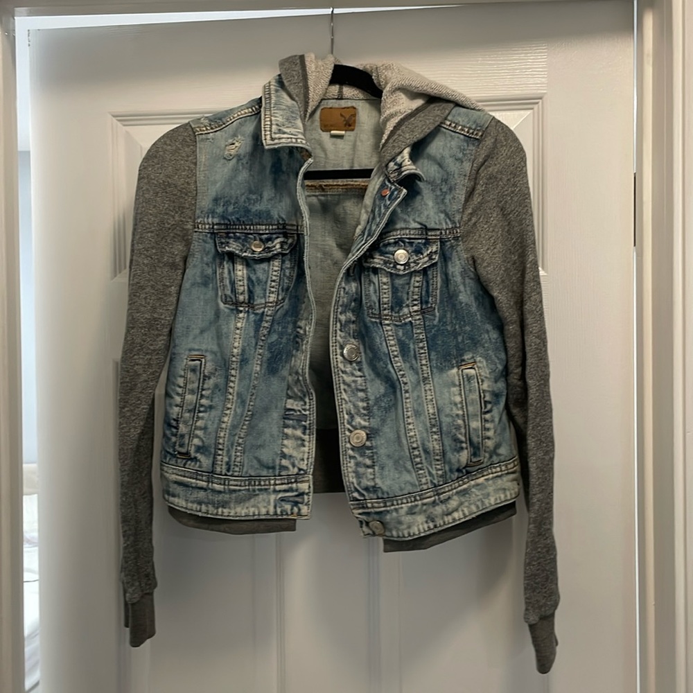 American Eagle Cropped Denim Jacket